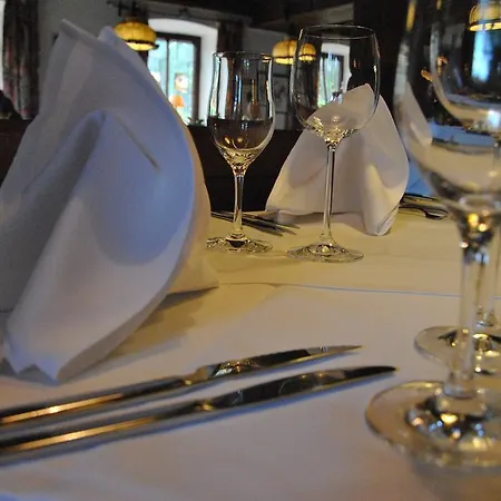 Restaurant Forstwirt Hotell 3*