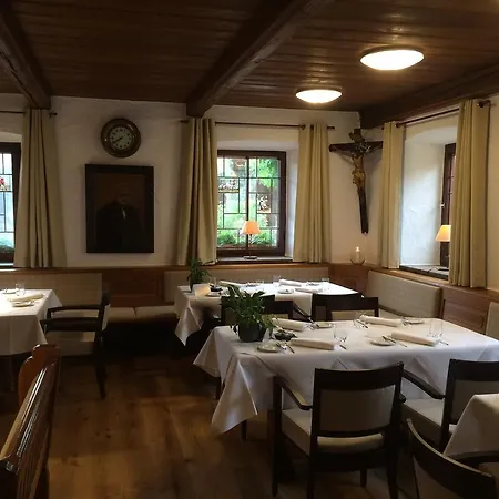 Restaurant Forstwirt Hotell 3*